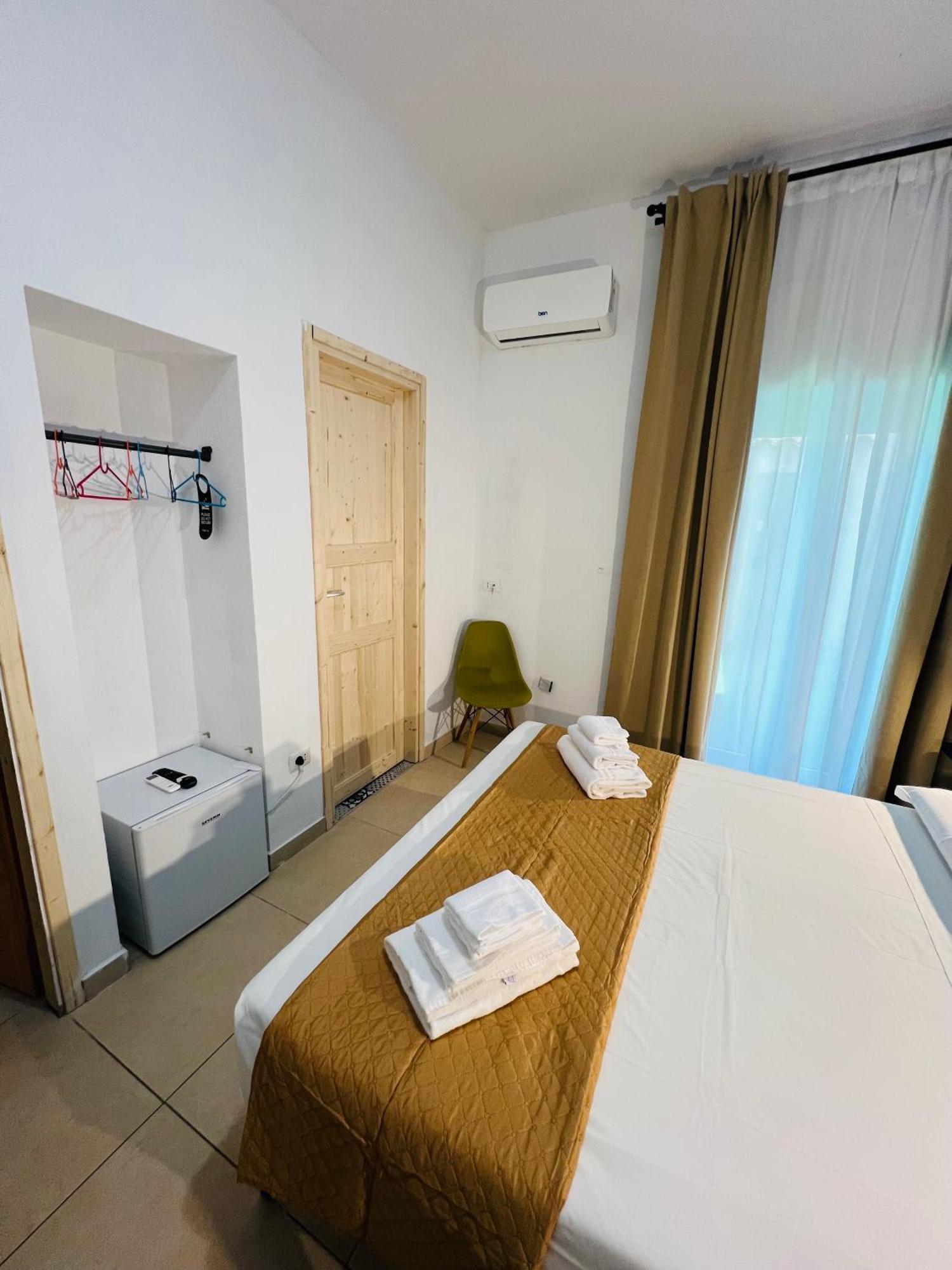 Les Chambres De Francoise Guest House Όλμπια Εξωτερικό φωτογραφία