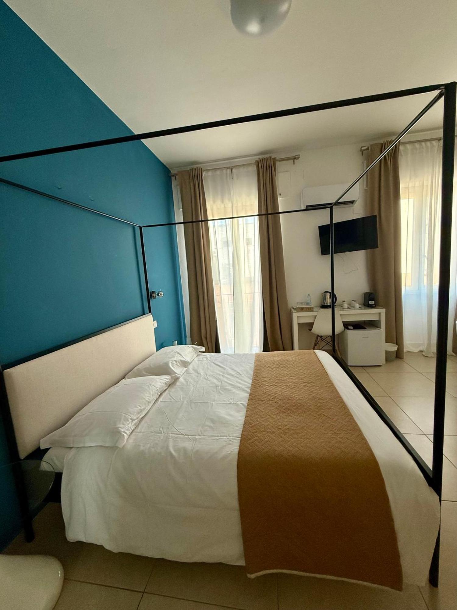 Les Chambres De Francoise Guest House Όλμπια Εξωτερικό φωτογραφία