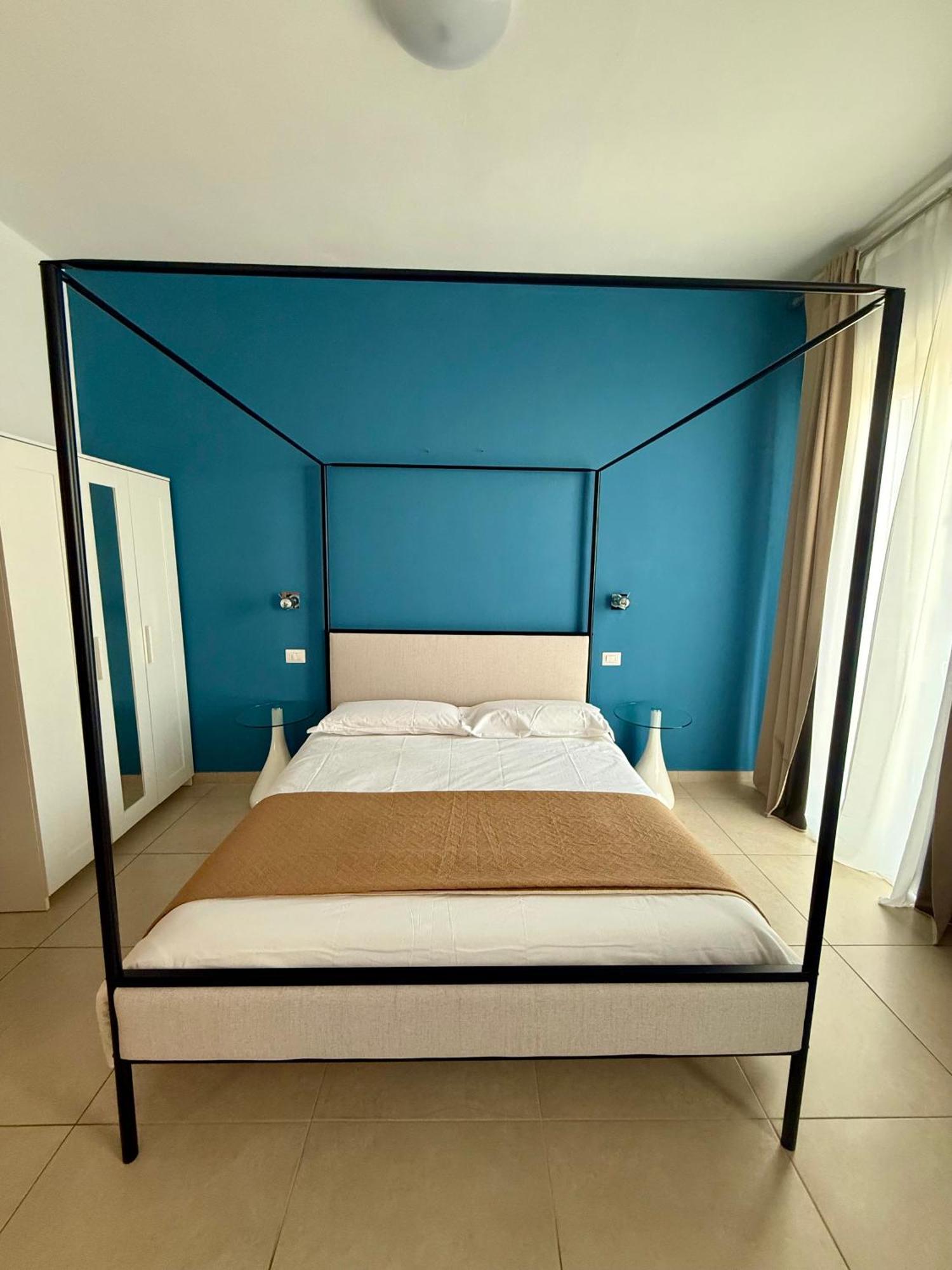 Les Chambres De Francoise Guest House Όλμπια Εξωτερικό φωτογραφία
