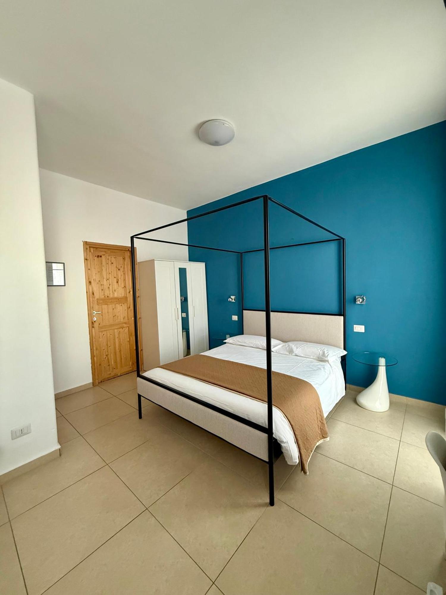 Les Chambres De Francoise Guest House Όλμπια Εξωτερικό φωτογραφία