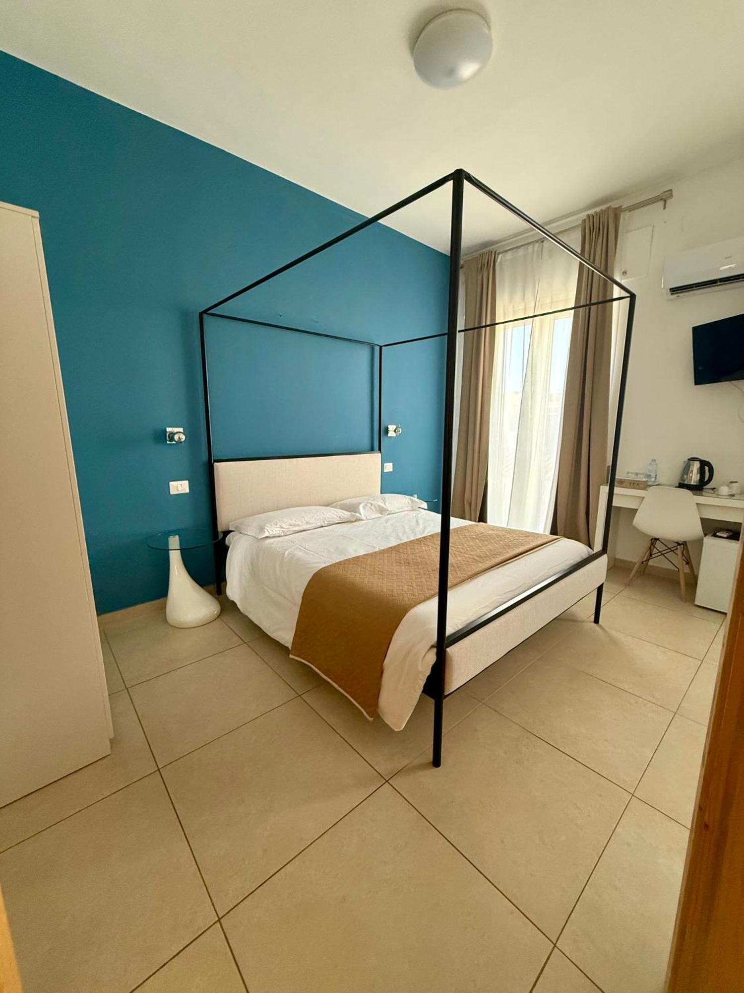 Les Chambres De Francoise Guest House Όλμπια Εξωτερικό φωτογραφία